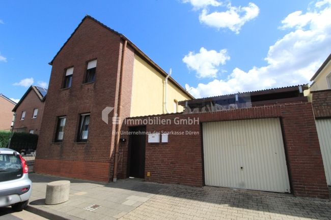 Großzügige Eigentumswohnung im Zwei-Parteienhaus